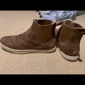 Women’s size 8 UGG bootie